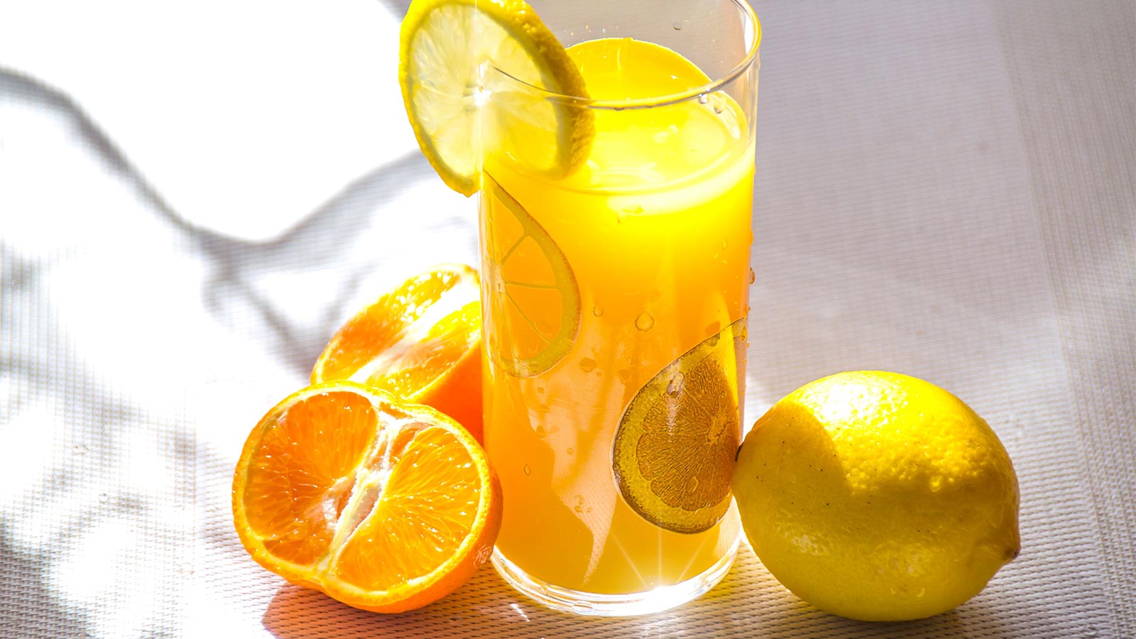 10 Healthy Juice Recipes for a Juicer or a Blender